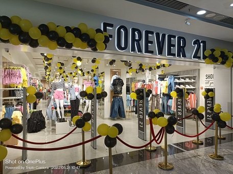 Forever 21 Store