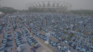 Bajaj Allianz Life Insurance sets a new GUINNESS WORLD RECORDS™️ for 4454 people holding the abdominal plank for one minute, together.