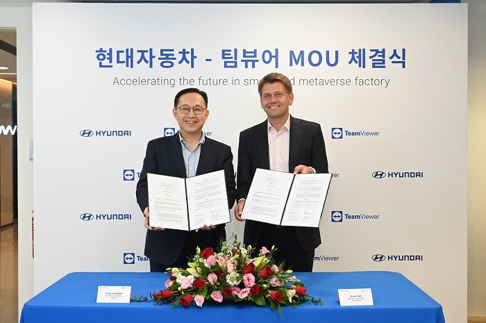 From Left to Right - Hong Bum Jung, CEO, HMGICS and Oliver Steil, CEO, TeamViewer