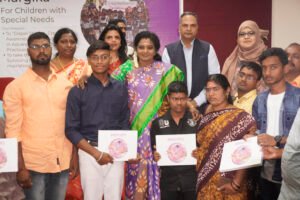 Dr Tamilisai Soundarajan seen with Super abled children immidiatly after unveiling the Mindscapes book