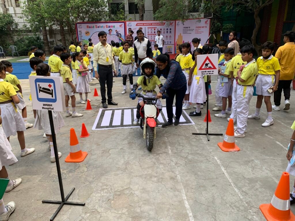 Honda Motorcycle & Scooter India conducts  Road Safety Awareness Campaign in Dadri and Ghaziabad (UP)