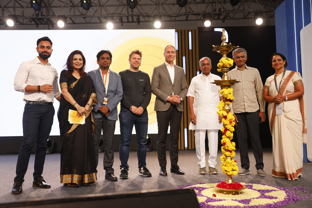 Minister for Science & Technology, Minor Irrigation, Government of Karnataka N.S. Boseraju and Minister for Revenue, Government of Karnataka Krishna Byre Gowda inaugurate Shell’s ‘Changemakers of Tomorrow’