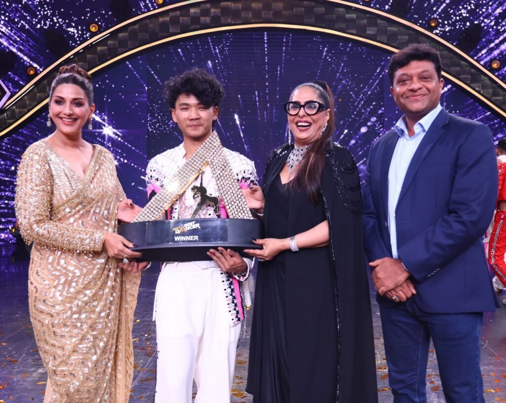 Samarpan Lama lifts the trophy of Sony Entertainment Television’s homegrown format, India’s Best Dancer – Season 3