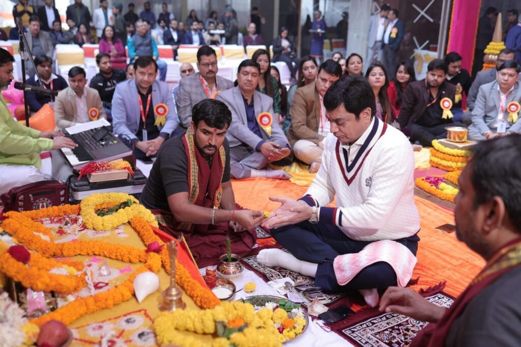 Hundreds of people came together at Saya South X, Greater Noida West, to be a part of the Mahayagya