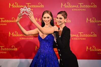 Re–Live Pia Wurtzbach’s Crowning Glory With Her Wax Figure in Madame Tussauds Singapore